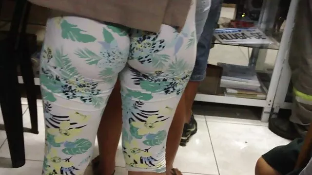 Sieją przemoc, każdy sex filmiki tube na aukcji piękności pokoju hotelowego