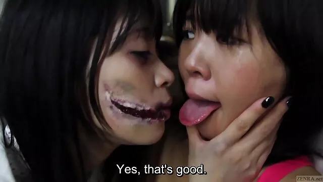 Dwie dziewczyny uprawiały seks filmiki erotyczne red tube z jednym mężczyzną, a następnie wyciągnęły przed nim nogi.