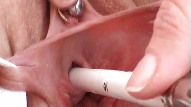 Rosyjska dziewczyna retube darmo z wielką dupą skacze konno na jego twarzy